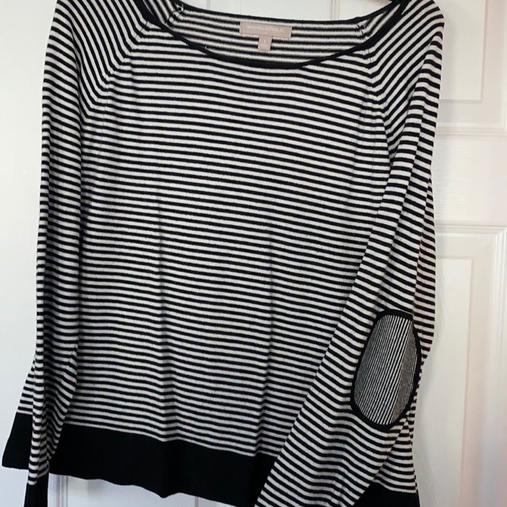 Black and white Sweater